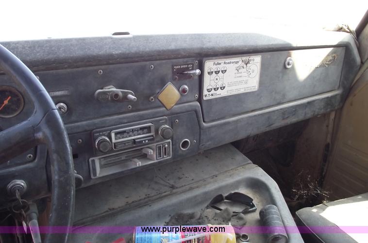 image for item A4139 1974 International F2070A dump truck