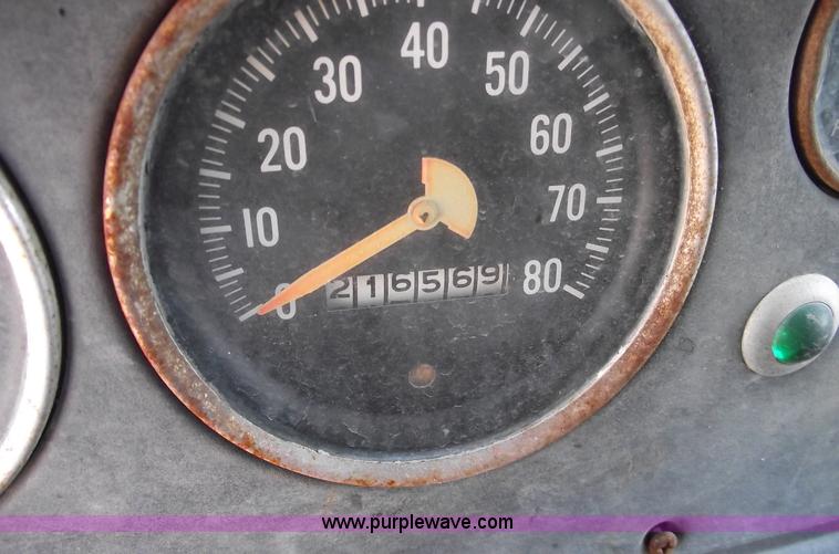 image for item A4139 1974 International F2070A dump truck