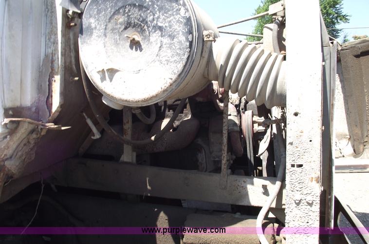 image for item A4139 1974 International F2070A dump truck