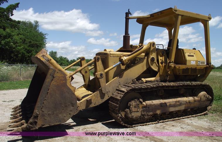 image for item A4242 1972 Caterpillar 977L track loader