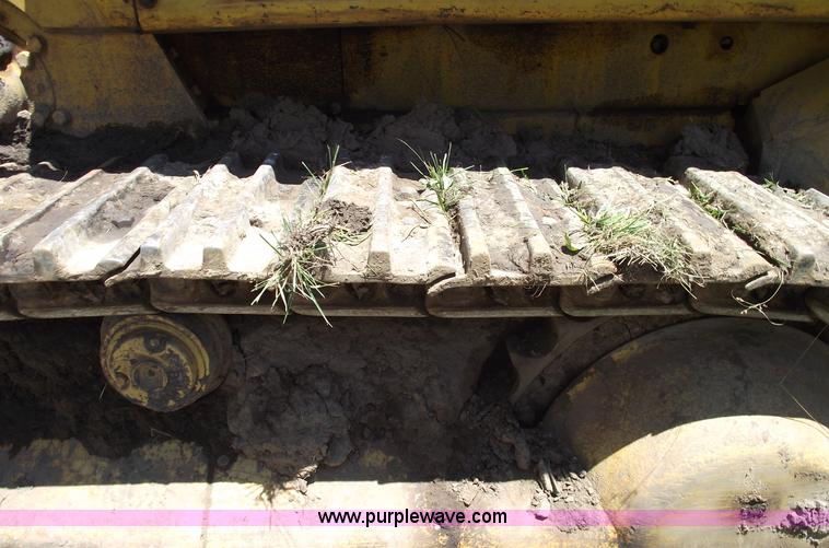 image for item A4242 1972 Caterpillar 977L track loader