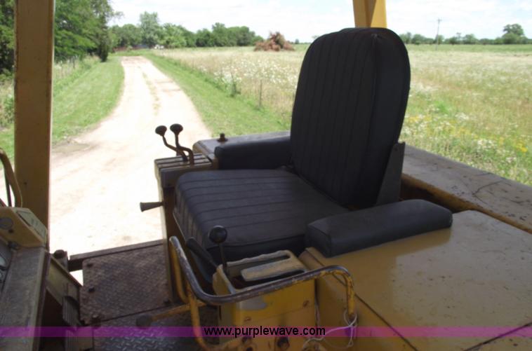 image for item A4242 1972 Caterpillar 977L track loader