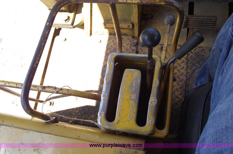 image for item A4242 1972 Caterpillar 977L track loader