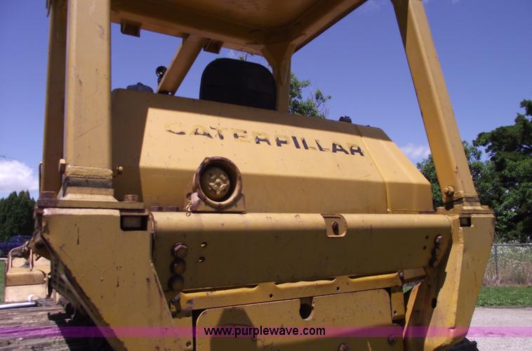 image for item A4242 1972 Caterpillar 977L track loader
