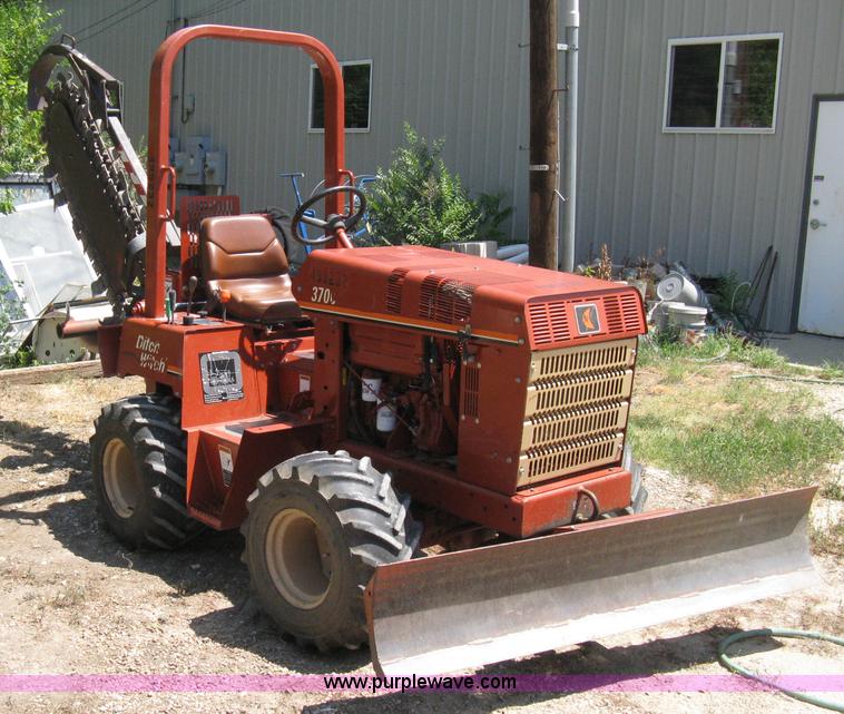 image for item A4282 2004 Ditch Witch 3700 trencher