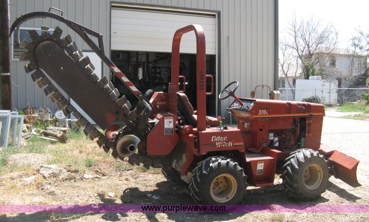 image for item A4282 2004 Ditch Witch 3700 trencher