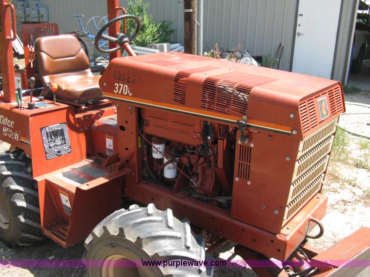 image for item A4282 2004 Ditch Witch 3700 trencher