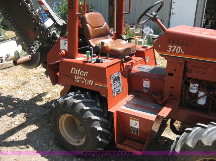 image for item A4282 2004 Ditch Witch 3700 trencher