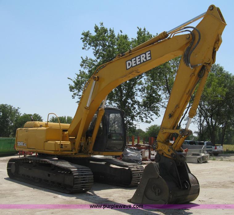 image for item A4284 1996 John Deere 200C LC excavator