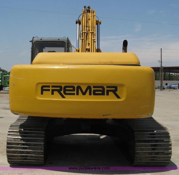 image for item A4284 1996 John Deere 200C LC excavator