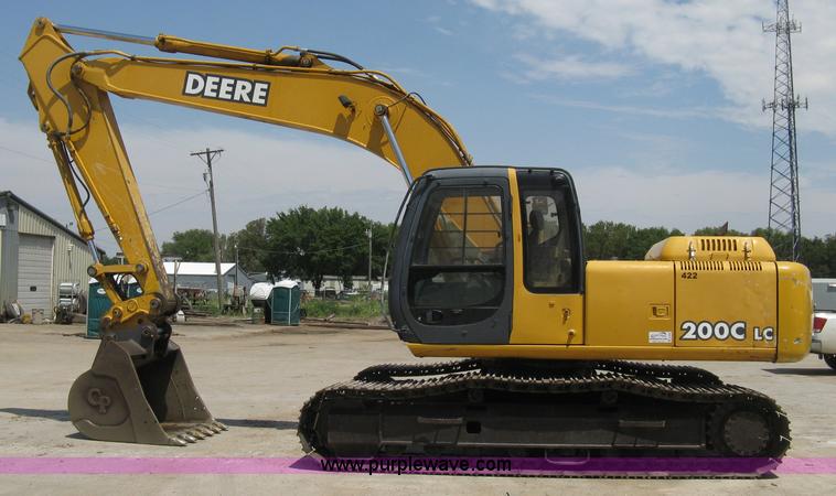 image for item A4284 1996 John Deere 200C LC excavator