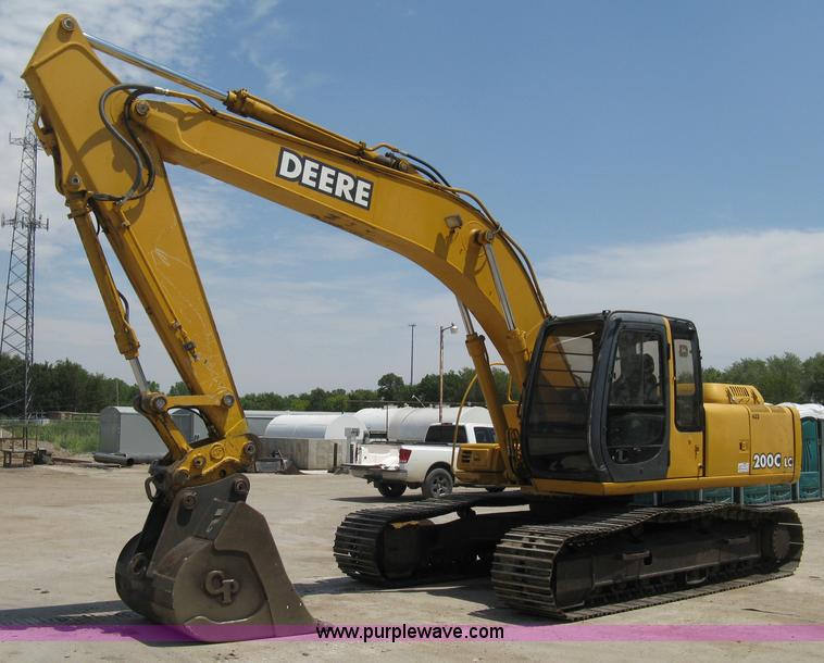 image for item A4284 1996 John Deere 200C LC excavator