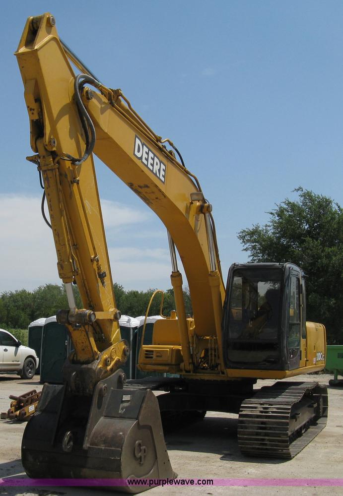 image for item A4284 1996 John Deere 200C LC excavator
