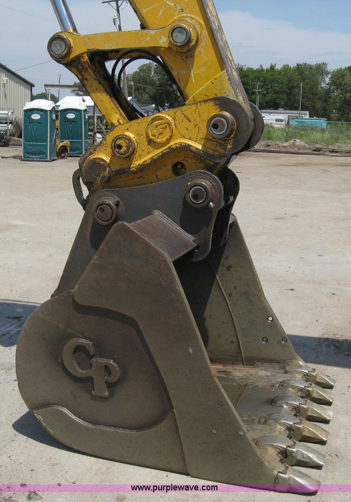 image for item A4284 1996 John Deere 200C LC excavator