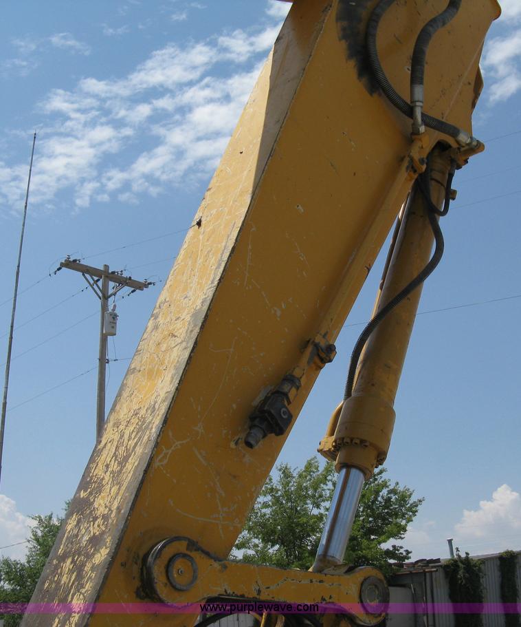 image for item A4284 1996 John Deere 200C LC excavator