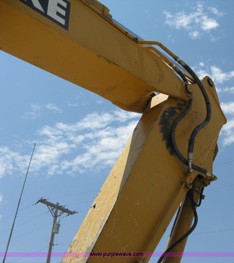 image for item A4284 1996 John Deere 200C LC excavator