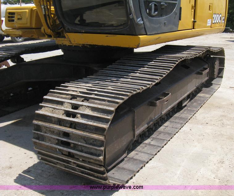 image for item A4284 1996 John Deere 200C LC excavator