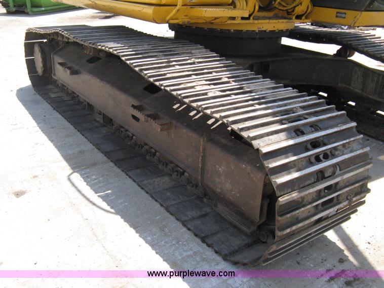 image for item A4284 1996 John Deere 200C LC excavator