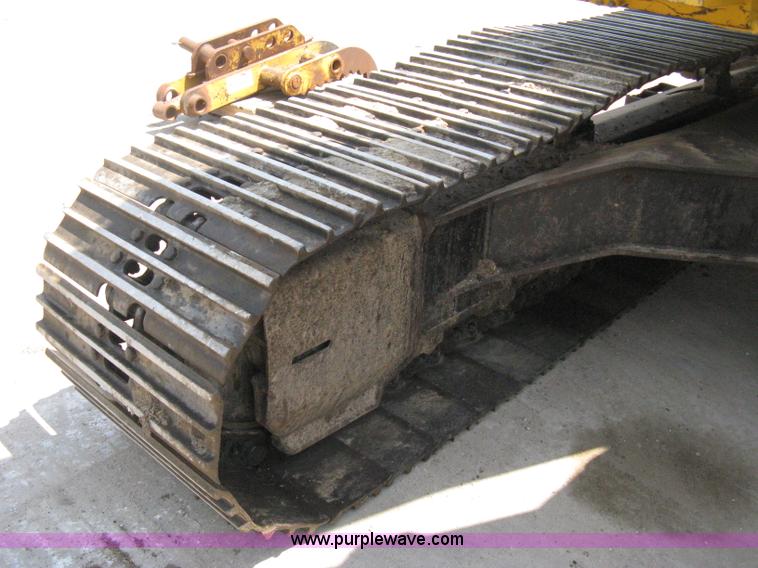 image for item A4284 1996 John Deere 200C LC excavator