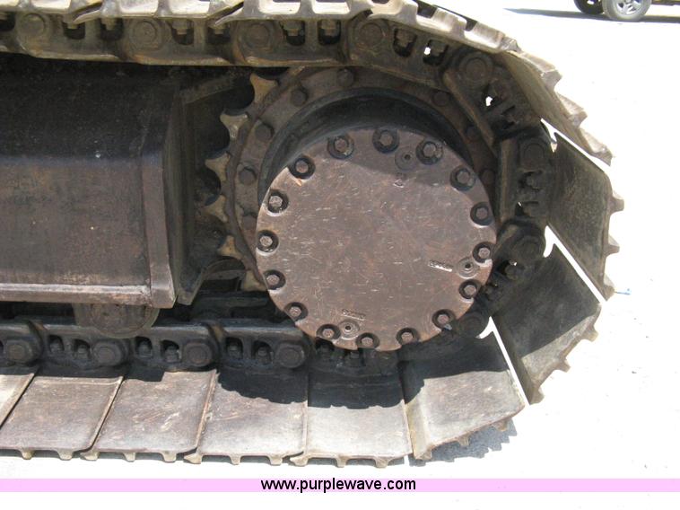 image for item A4284 1996 John Deere 200C LC excavator