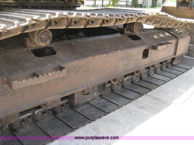 image for item A4284 1996 John Deere 200C LC excavator