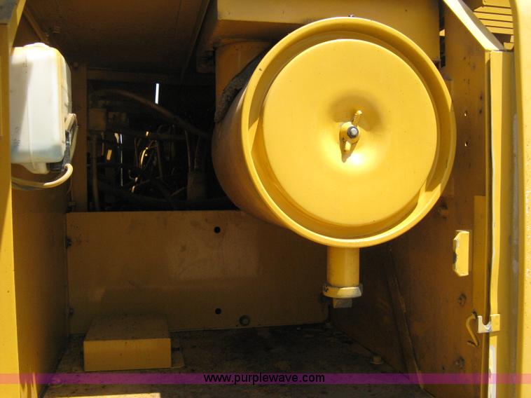 image for item A4284 1996 John Deere 200C LC excavator