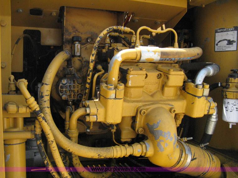 image for item A4284 1996 John Deere 200C LC excavator