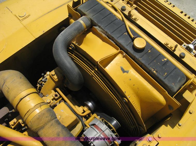 image for item A4284 1996 John Deere 200C LC excavator