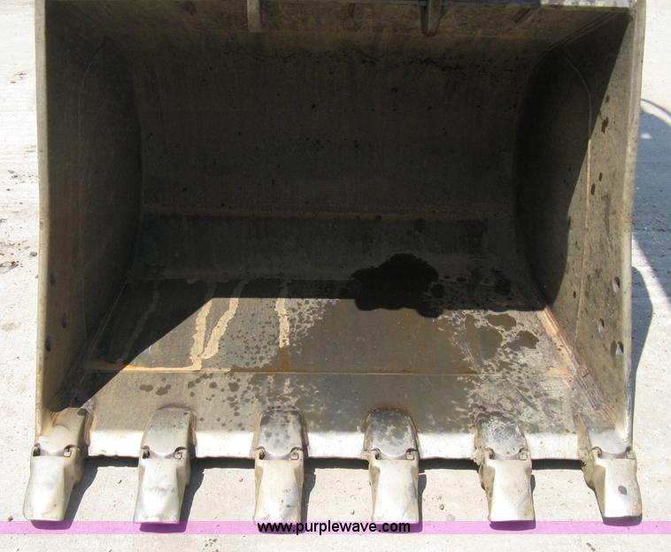 image for item A4284 1996 John Deere 200C LC excavator