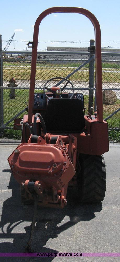 image for item A4289 1989 Ditch Witch 350SXD vibratory plow