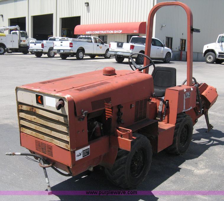 image for item A4289 1989 Ditch Witch 350SXD vibratory plow