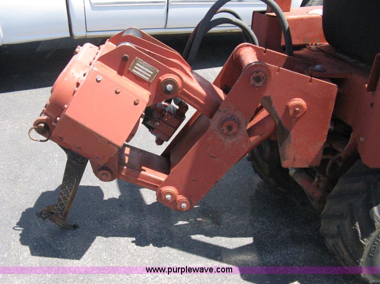 image for item A4289 1989 Ditch Witch 350SXD vibratory plow