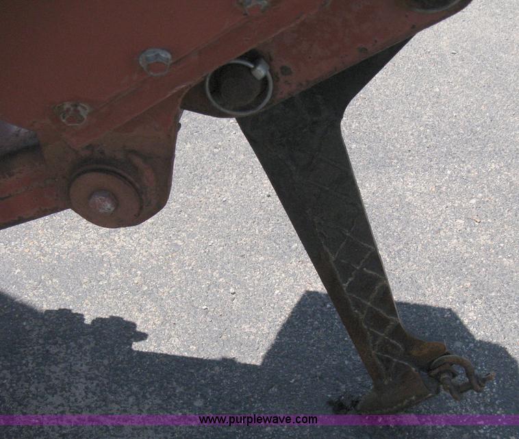 image for item A4289 1989 Ditch Witch 350SXD vibratory plow