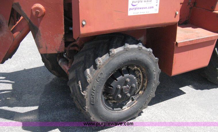 image for item A4289 1989 Ditch Witch 350SXD vibratory plow