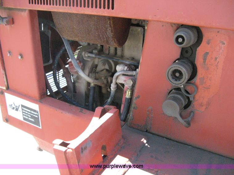 image for item A4289 1989 Ditch Witch 350SXD vibratory plow