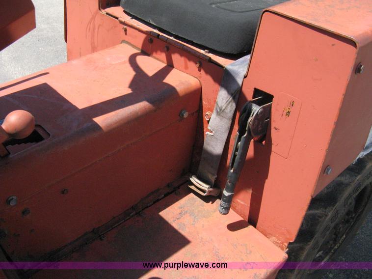 image for item A4289 1989 Ditch Witch 350SXD vibratory plow