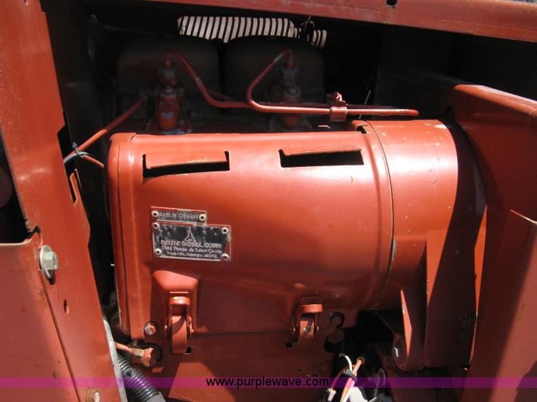 image for item A4289 1989 Ditch Witch 350SXD vibratory plow