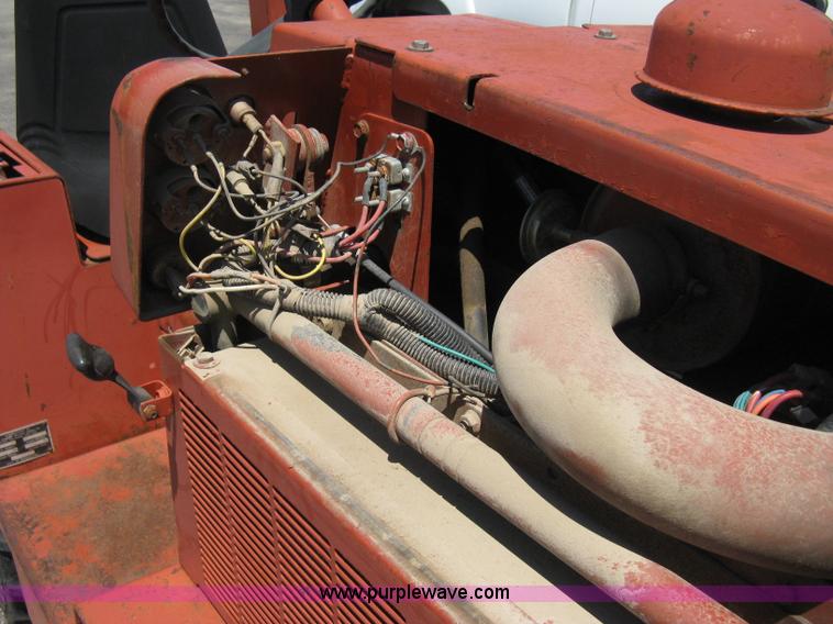 image for item A4289 1989 Ditch Witch 350SXD vibratory plow