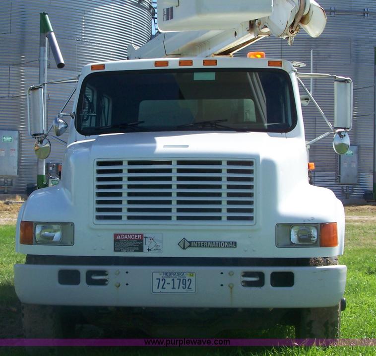image for item A4549 1992 International 4900 crew cab bucket truck