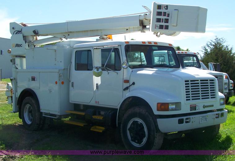 image for item A4549 1992 International 4900 crew cab bucket truck