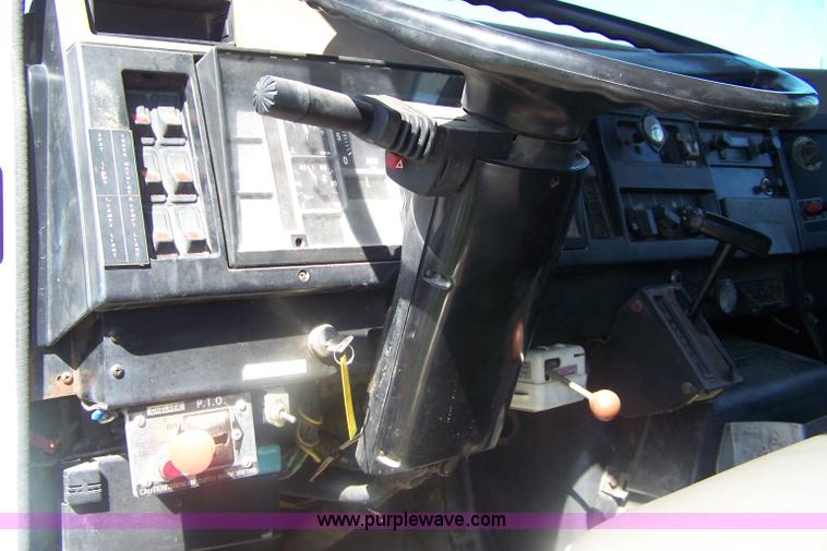 image for item A4549 1992 International 4900 crew cab bucket truck