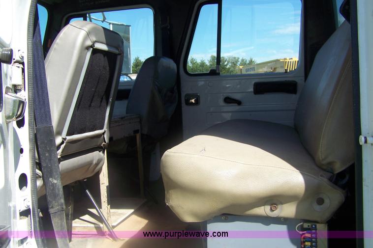 image for item A4549 1992 International 4900 crew cab bucket truck