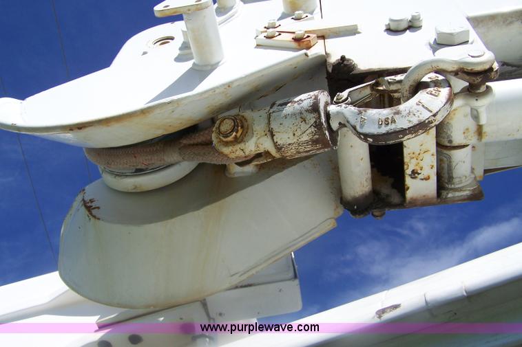 image for item A4549 1992 International 4900 crew cab bucket truck