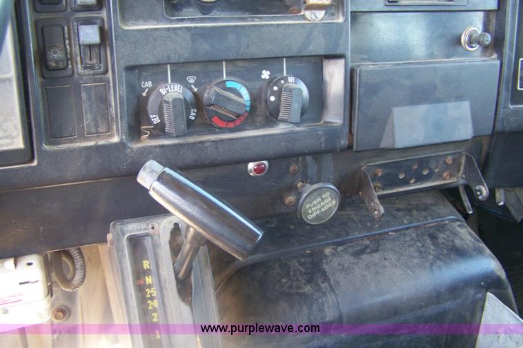 image for item A4549 1992 International 4900 crew cab bucket truck