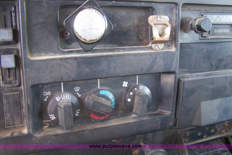 image for item A4549 1992 International 4900 crew cab bucket truck