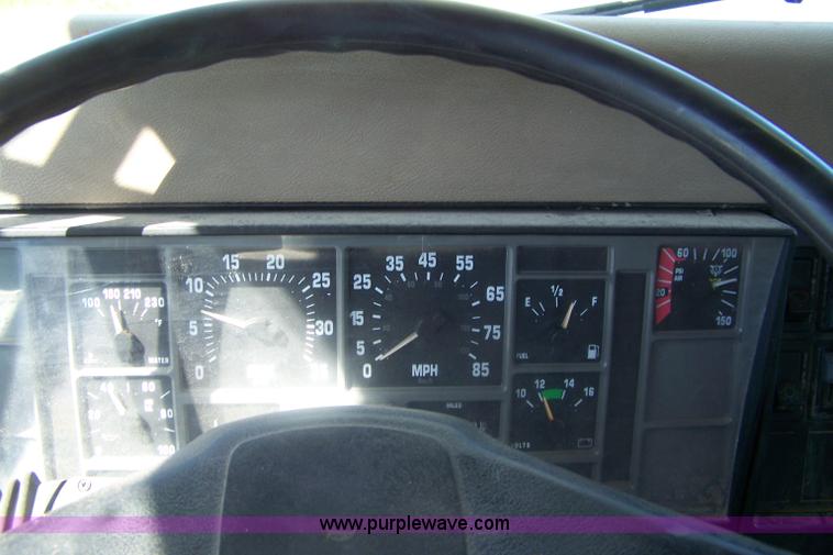 image for item A4549 1992 International 4900 crew cab bucket truck