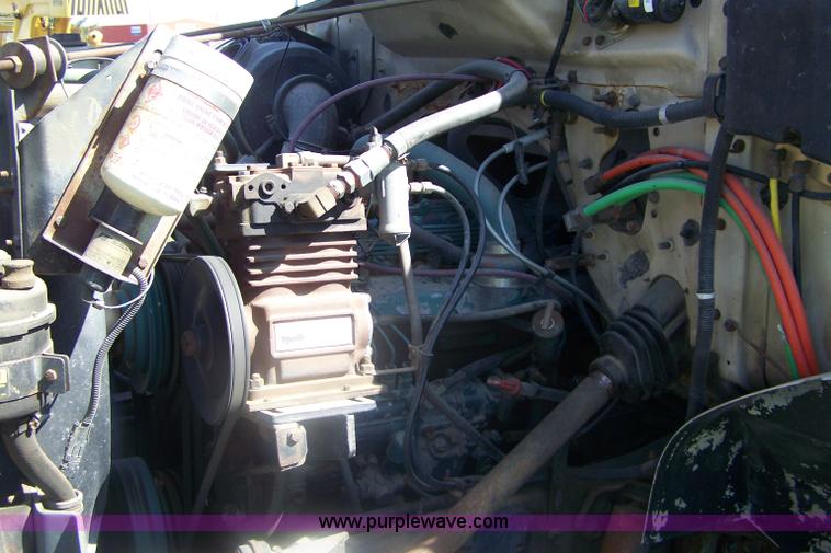 image for item A4549 1992 International 4900 crew cab bucket truck