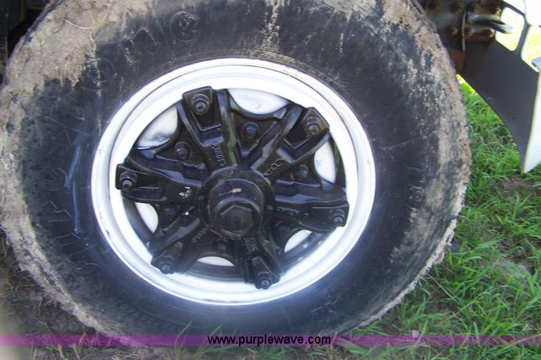 image for item A4549 1992 International 4900 crew cab bucket truck