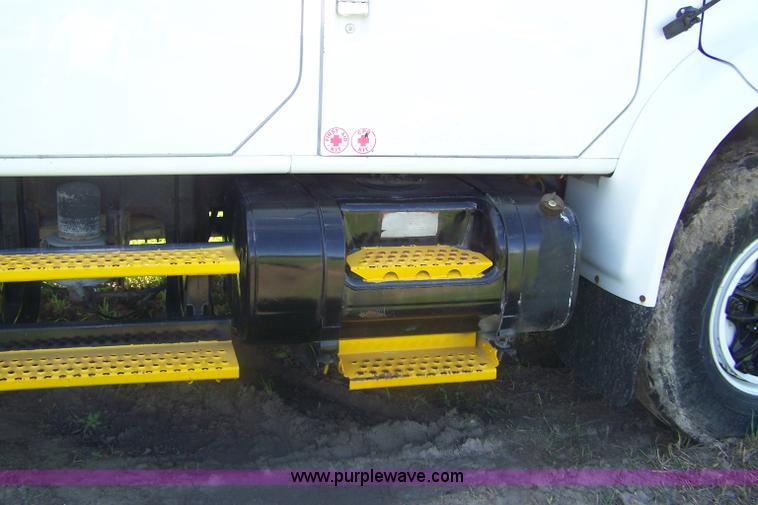 image for item A4549 1992 International 4900 crew cab bucket truck