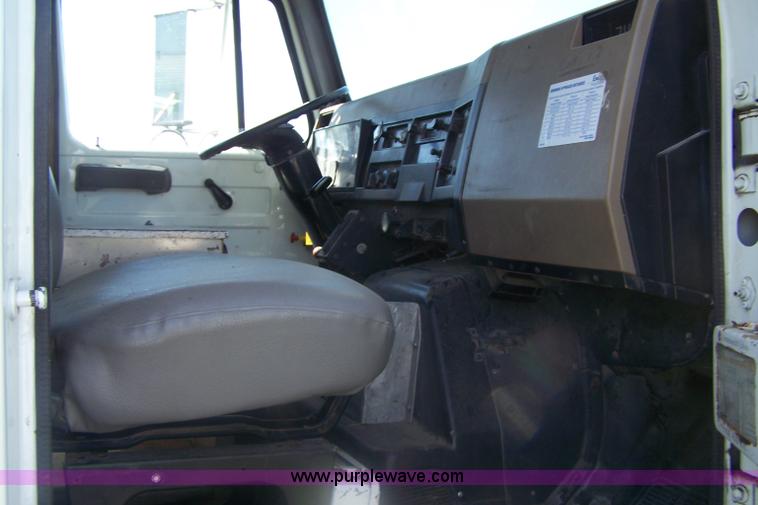 image for item A4549 1992 International 4900 crew cab bucket truck